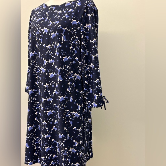 Talbots Crepe Blue and White Floral Shift Dress - Picture 5 of 12